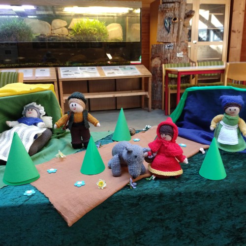 Tischpuppenspiel "Rotkaeppchen"